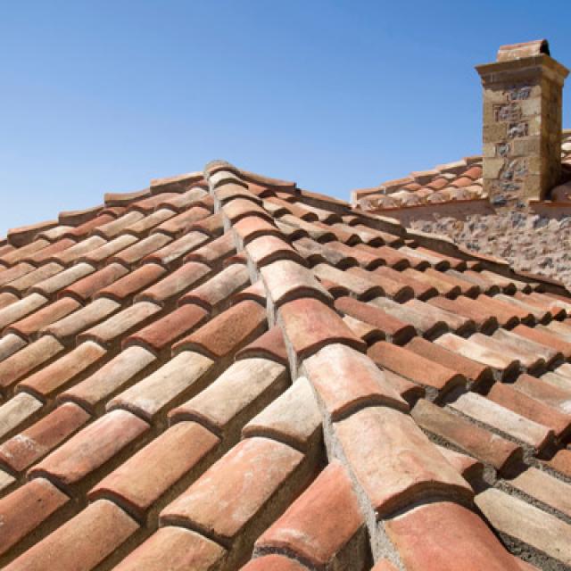 Rénovation et isolation thermique de toit ancien en tuiles